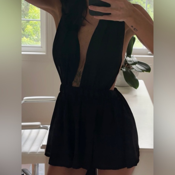 Mini Backless Romper! - Picture 2 of 3